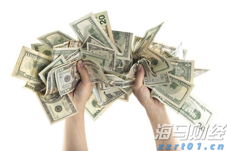 工行巢湖向阳路支行支行雷锋行动“银”领路 温暖到家“行”无阻